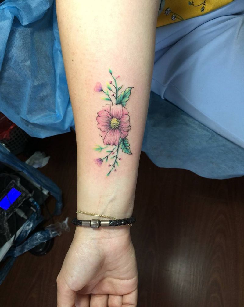 小花一枚纹身图片