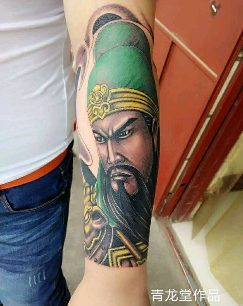 小臂关公纹身图片