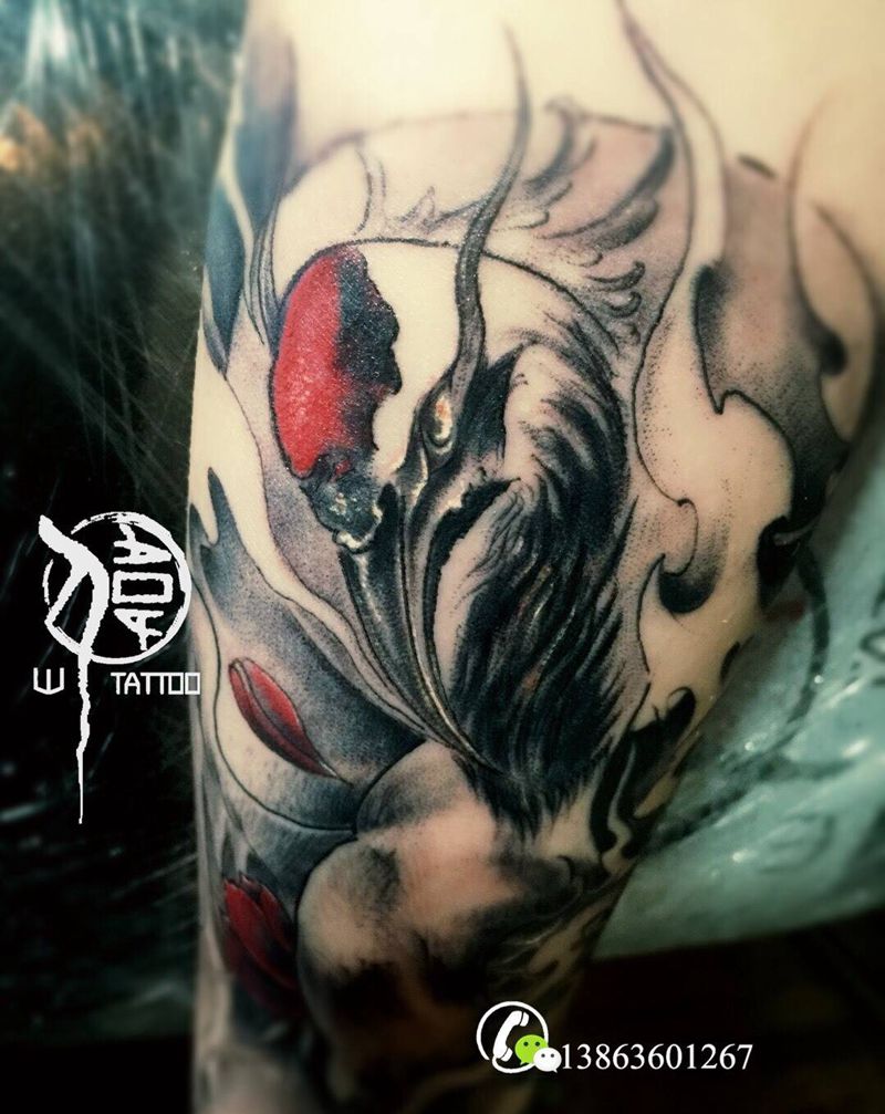 鹤顶那个红纹身图片