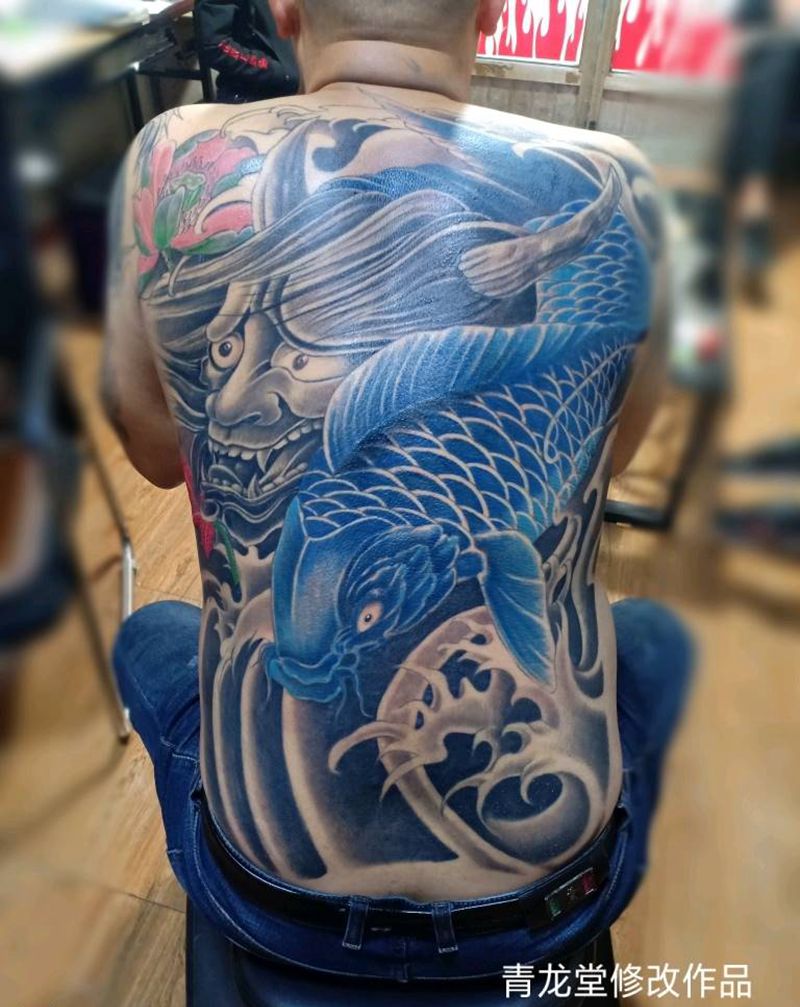 般若鱼修改作品纹身图片_臀部背部老传统纹身图案