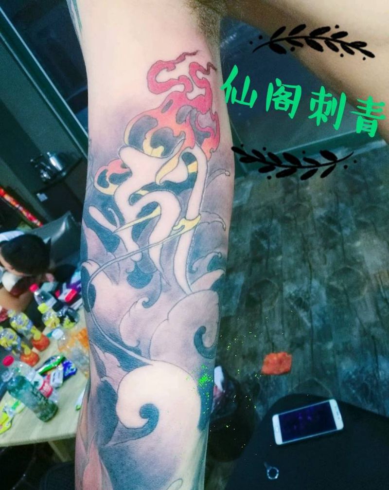 修改添加大臂内测纹身图片