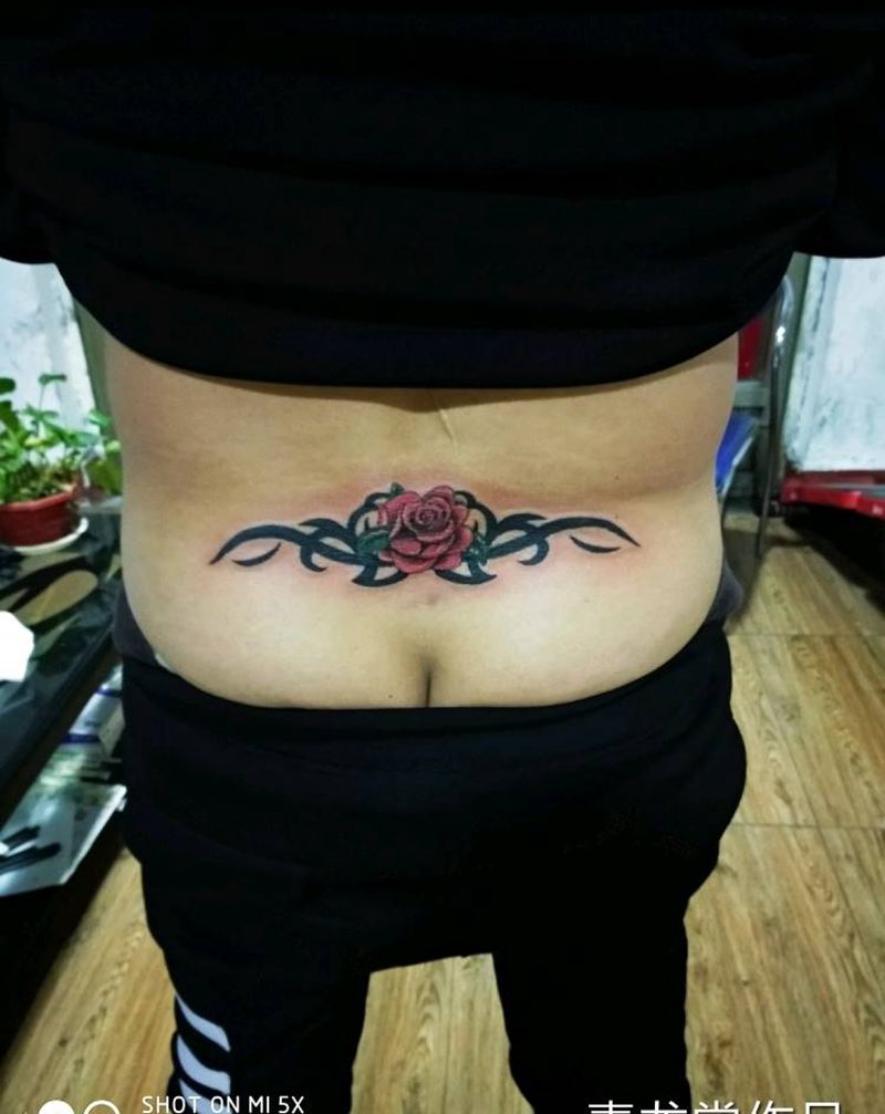 腰花纹身图片