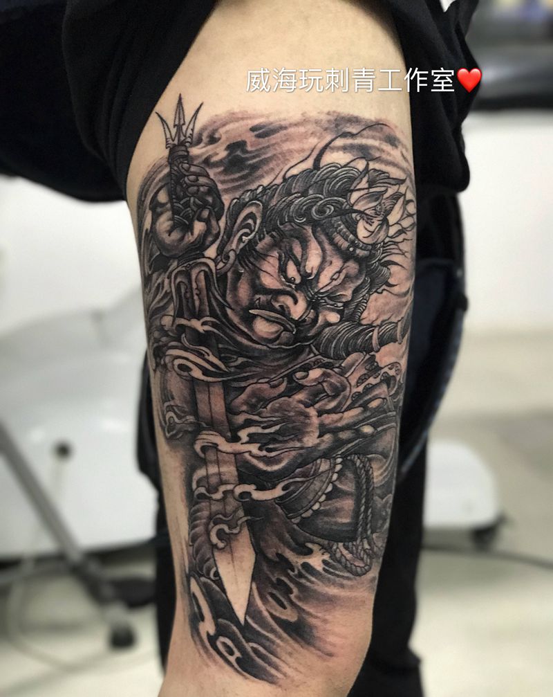 大腿不动明王纹身图片_腿部新传统纹身图案