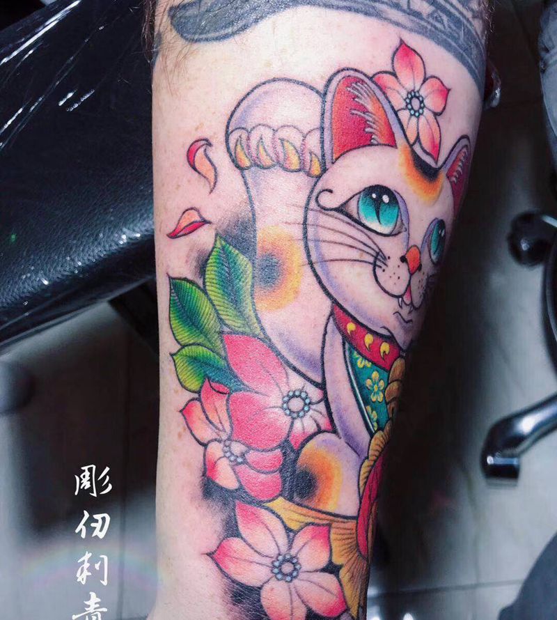 招财猫纹身图片_新传统纹身图案