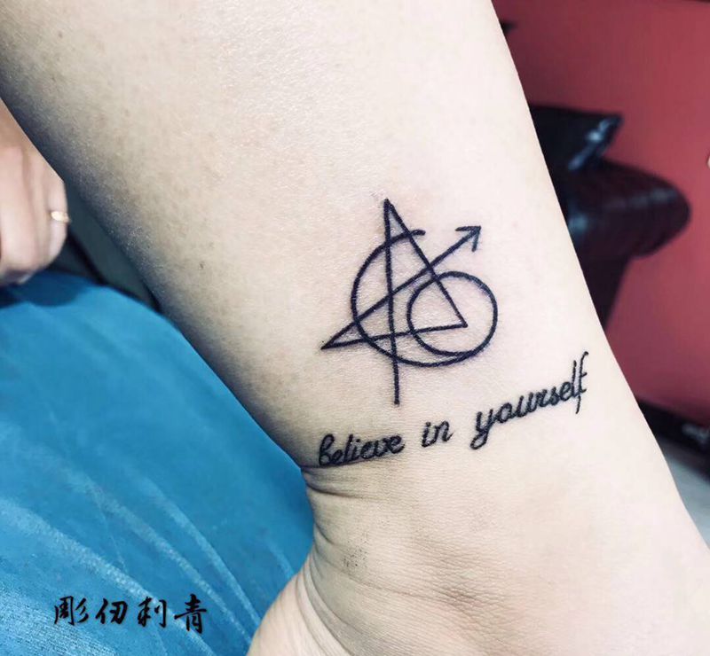 复仇者联盟纹身图片_几何纹身图案