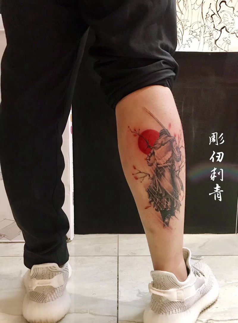 至尊宝纹身图片_腿部纹身图案