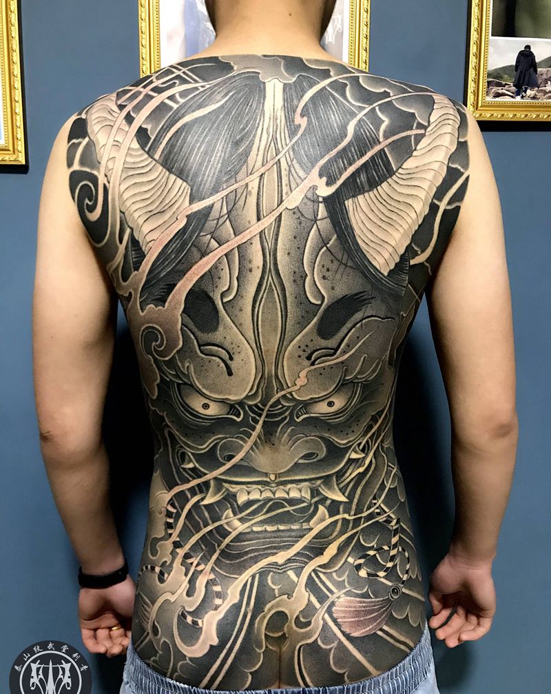 般若纹身图片_背部老传统纹身图案
