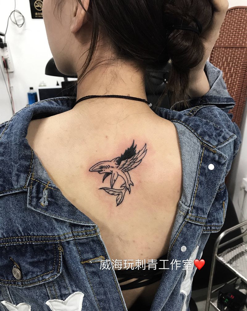 鲨鱼纹身图片_Old School纹身图案