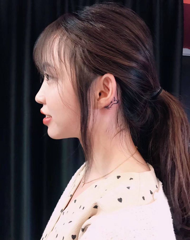 鲸鱼尾巴纹身图片_一尾纹身图案