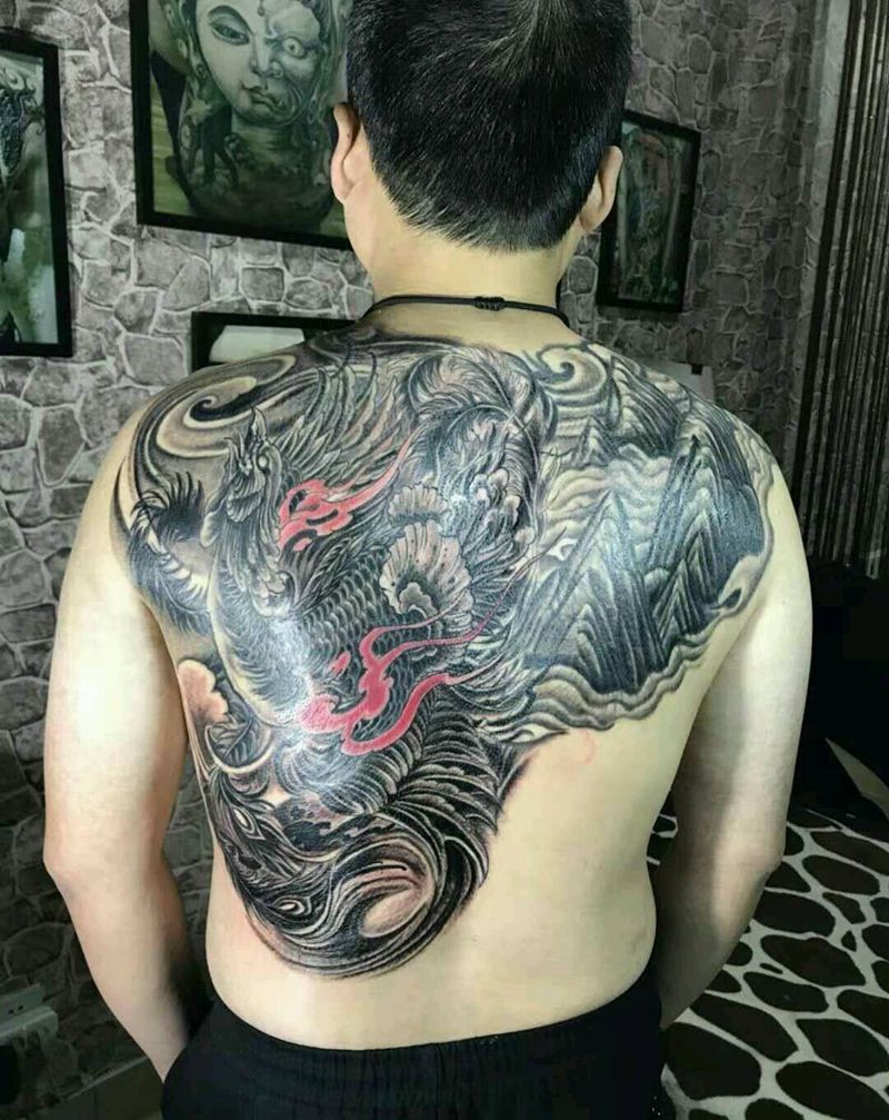 浴火凤凰《旺哥作品》纹身图片_背部肩部新传统凤凰遮盖纹身图案
