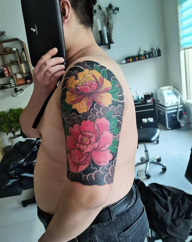 老传统牡丹纹身图片_肩部老传统纹身图案