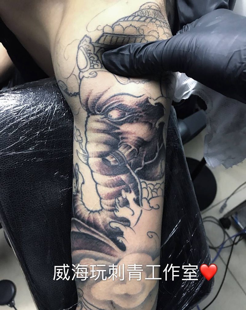 接花臂纹身图片