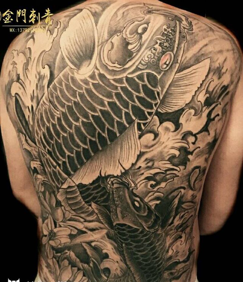 后背双鱼恢复后《旺师傅》纹身图片_背部纹身图案