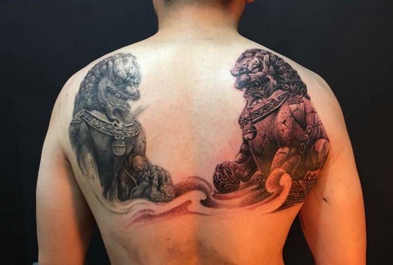 双福狮纹身图片