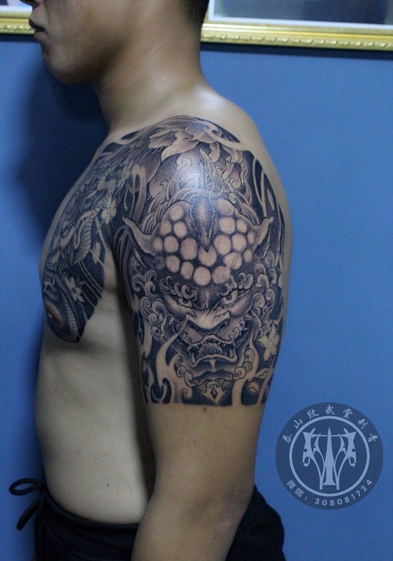 半甲 胳膊 谛听纹身图片