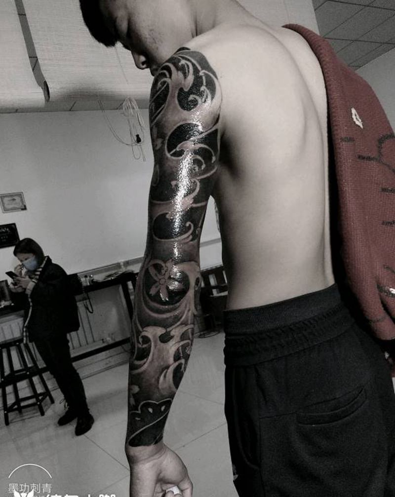 浪花臂纹身图片_手臂老传统纹身图案