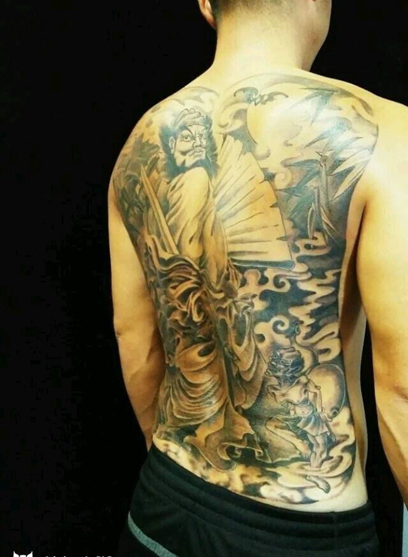 满背钟馗纹身图片_背部传统人物成品纹身图案
