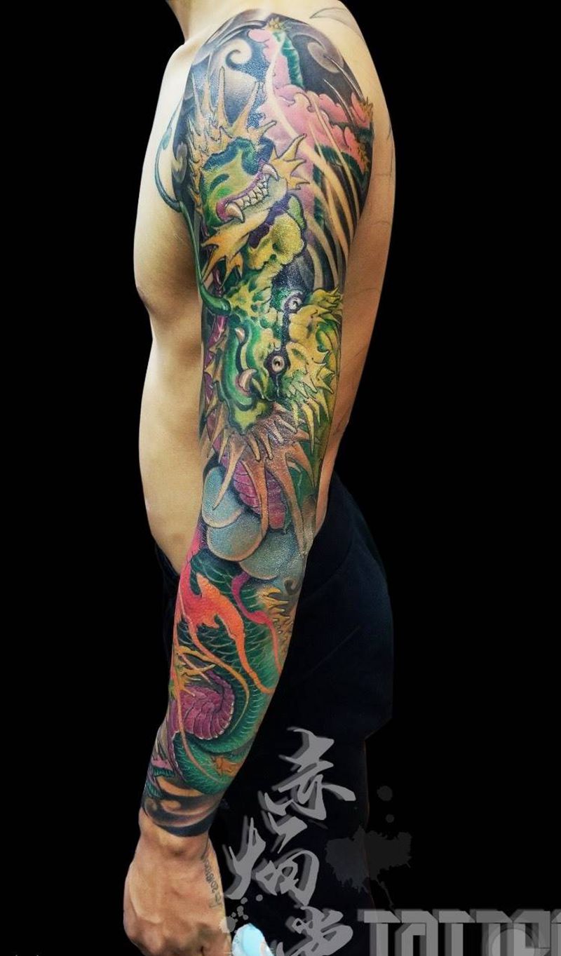 花臂龙纹身图片