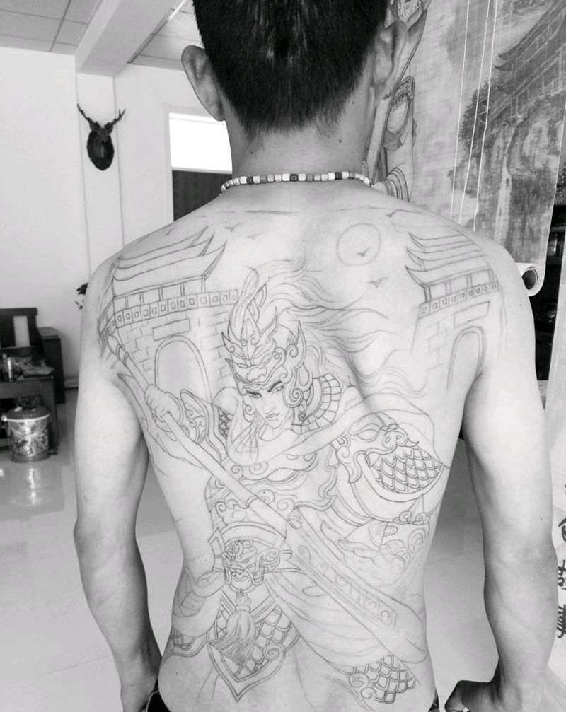 赵云纹身图片_背部新传统纹身图案
