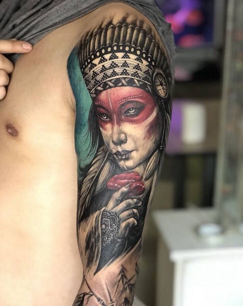 印第安人和熊猫纹身图片_手臂欧美写实水墨纹身图案