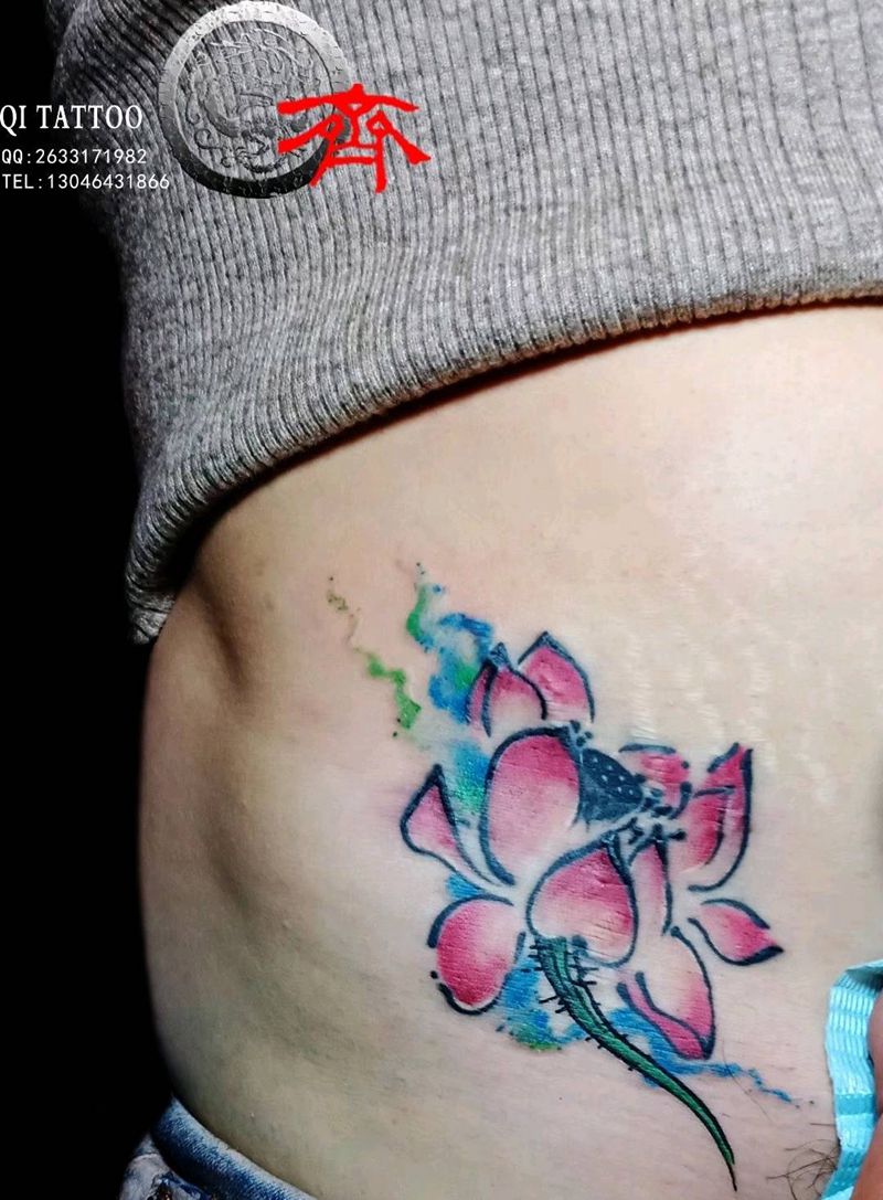 荷花纹身图片