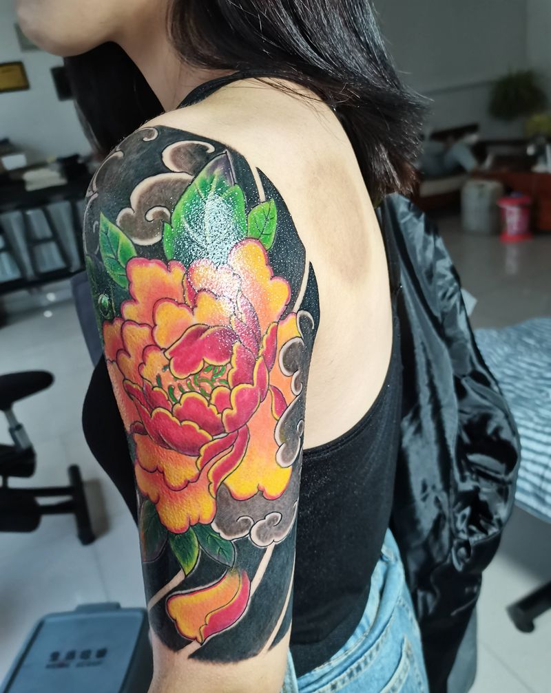 遮盖作品纹身图片_肩部老传统纹身图案