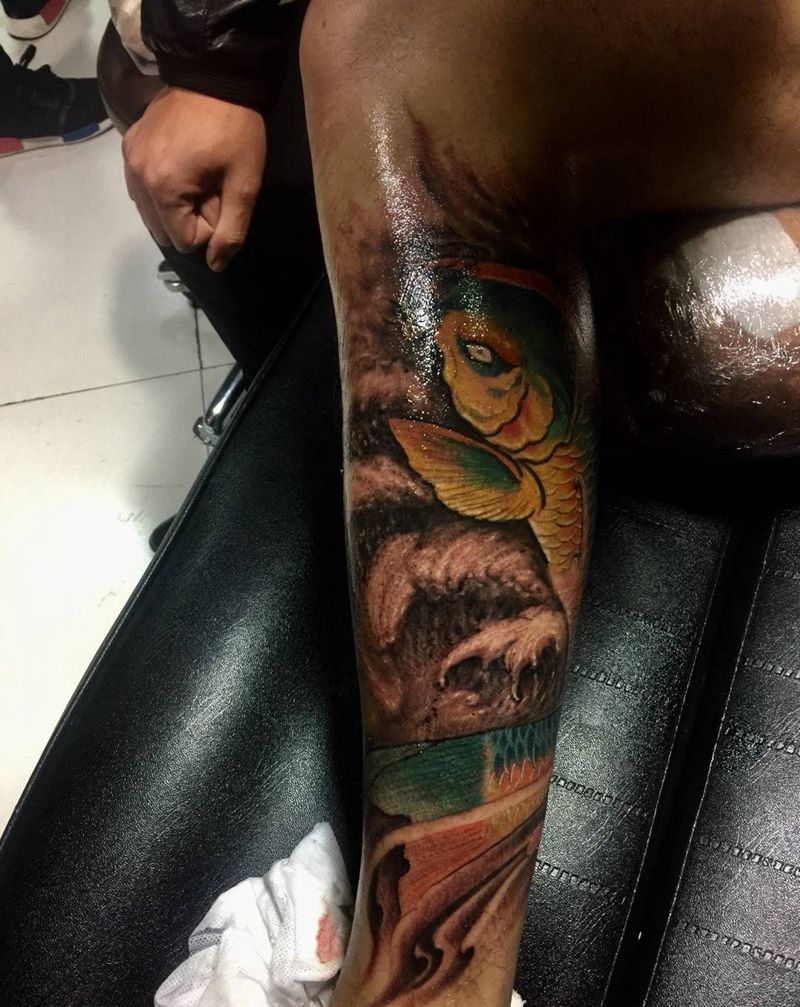 重彩鱼纹身图片