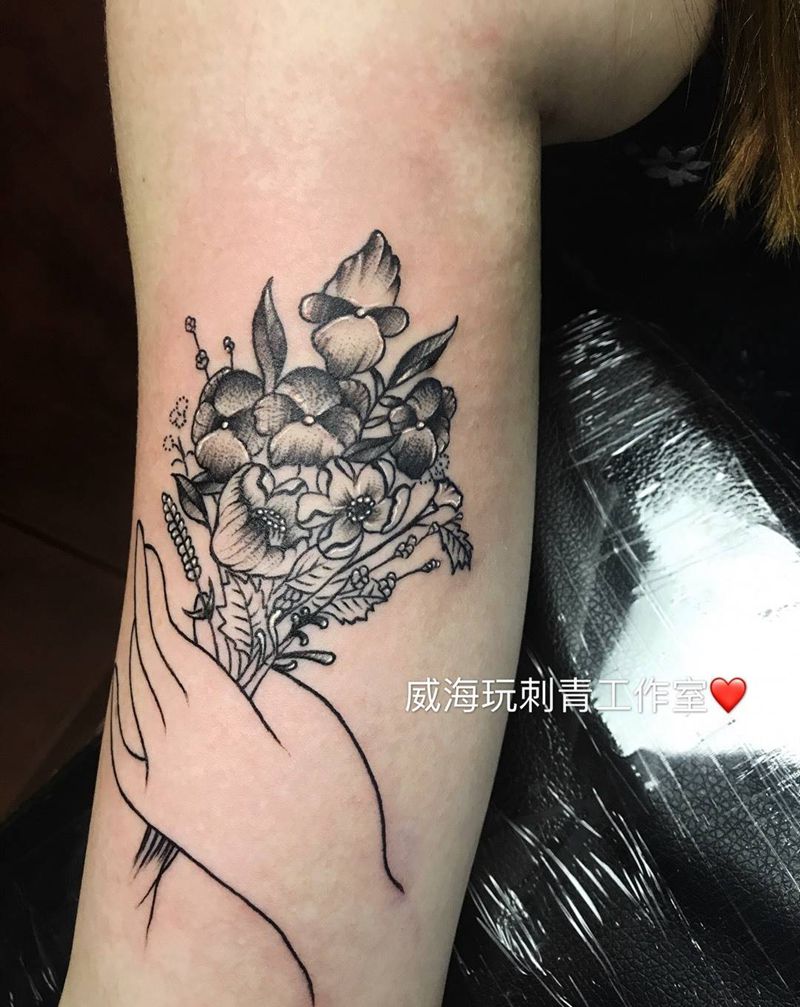 原创设计手和花纹身图片