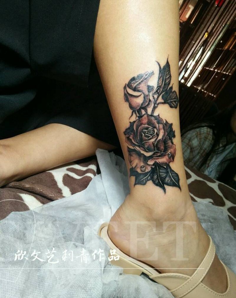 脚裸遮盖复古玫瑰《旺哥作品》纹身图片_脚部腿部欧美写实纹身图案