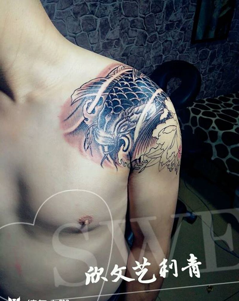 过肩鲤鱼遮盖（未完）纹身图片