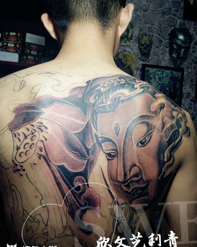 满背（未完）纹身图片