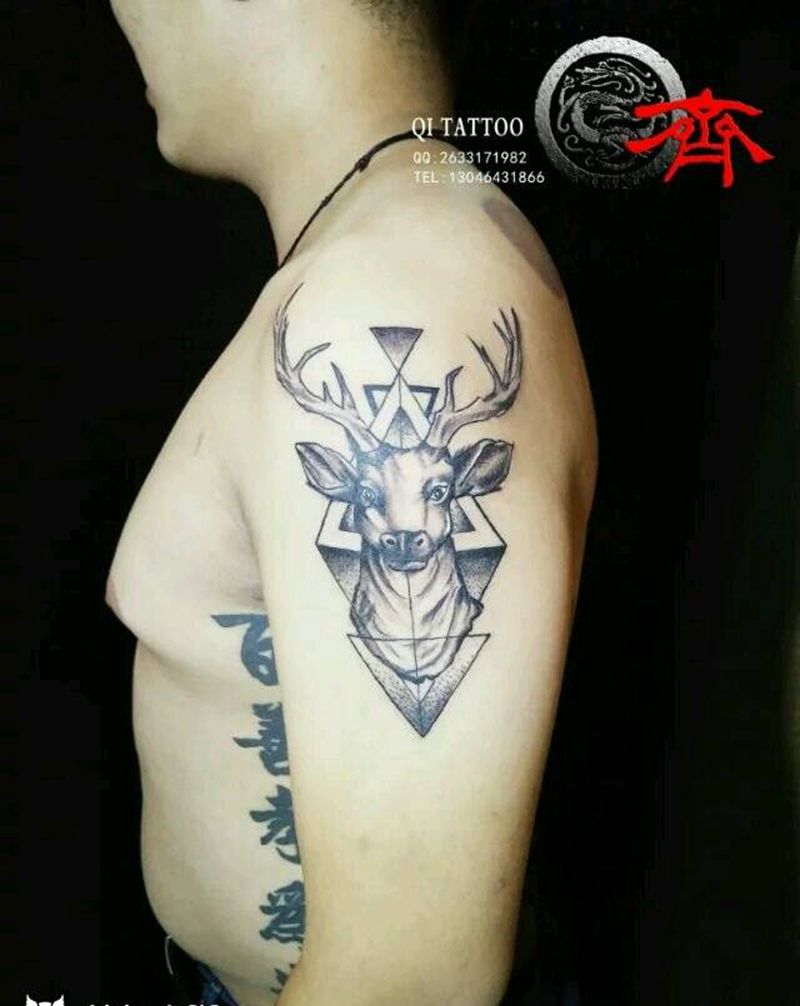 小鹿一枚纹身图片