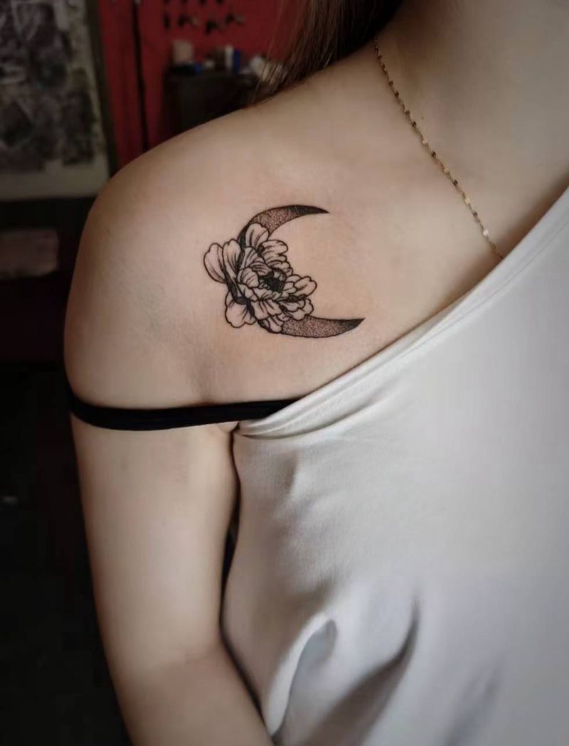 月亮小作《旺师傅作品》纹身图片_肩部胸部几何点刺月亮小清新纹身图案