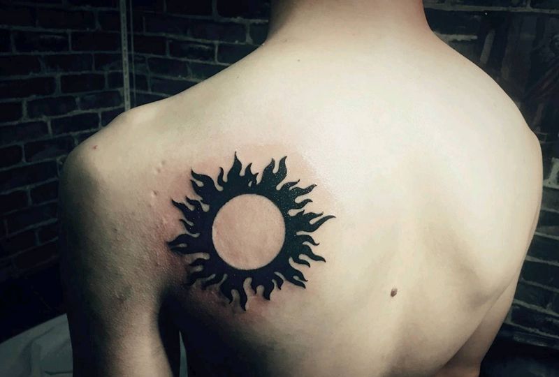 月亮啊太阳纹身图片