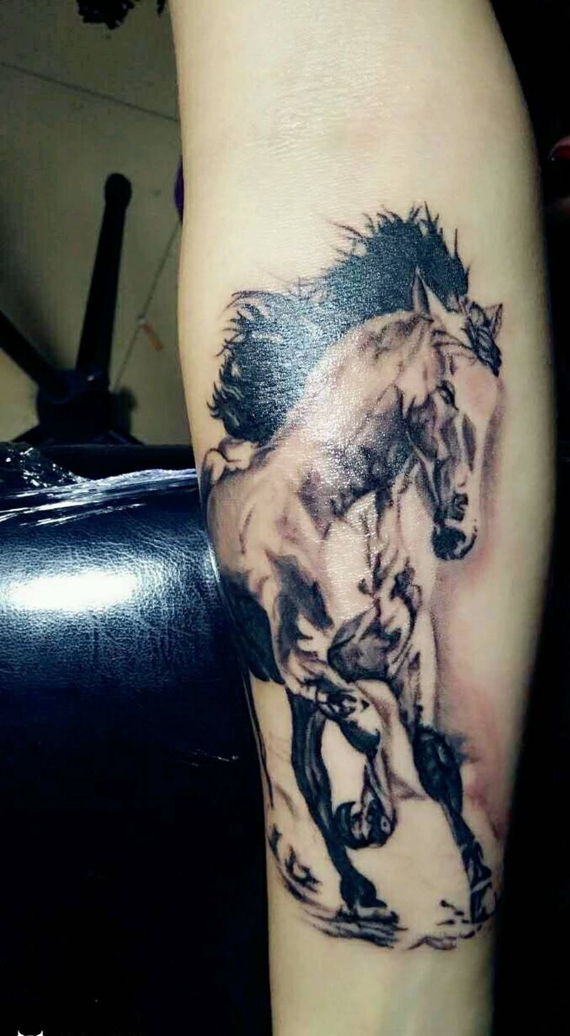 欧美写实马纹身图片
