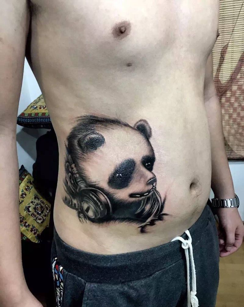 大熊猫纹身图片_成品腹部腰部欧美写实肖像动物纹身图案