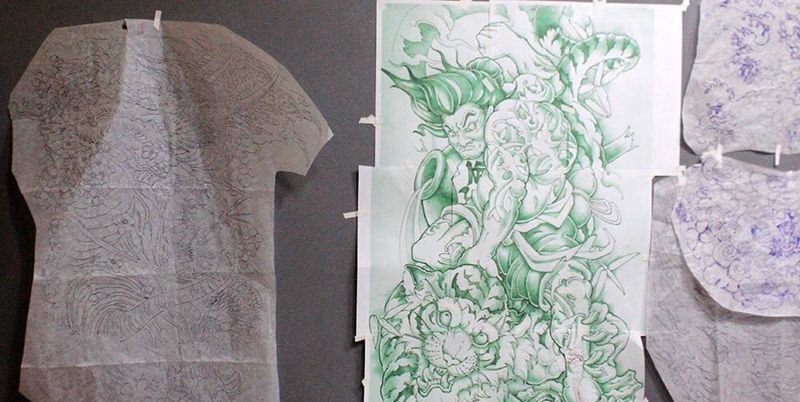 巨大的花腿纹身图片_手稿腿部传统动物人物纹身图案