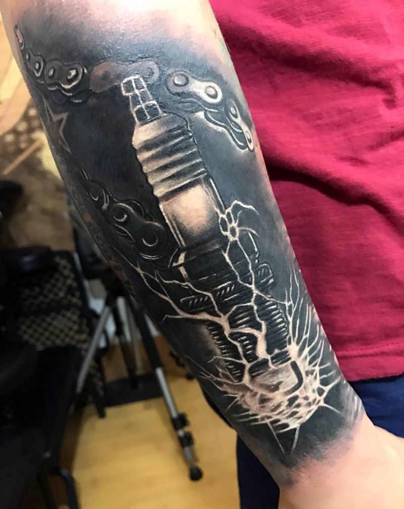 火花塞纹身图片_成品手臂手部欧美写实静物机械纹身图案