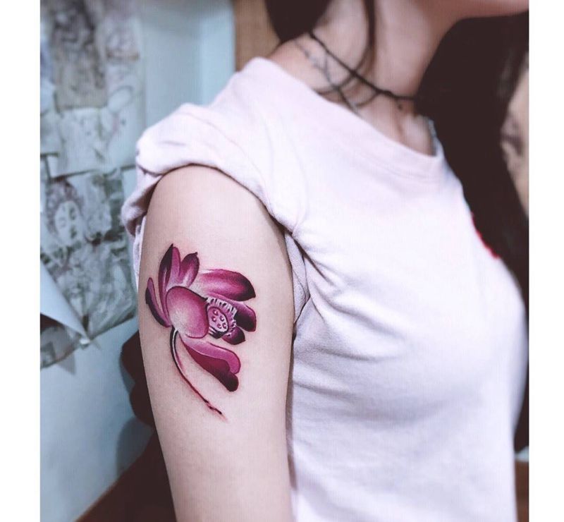 墨莲纹身图片_成品手臂肩部传统国画清新植物情侣鬼神人物纹身图案