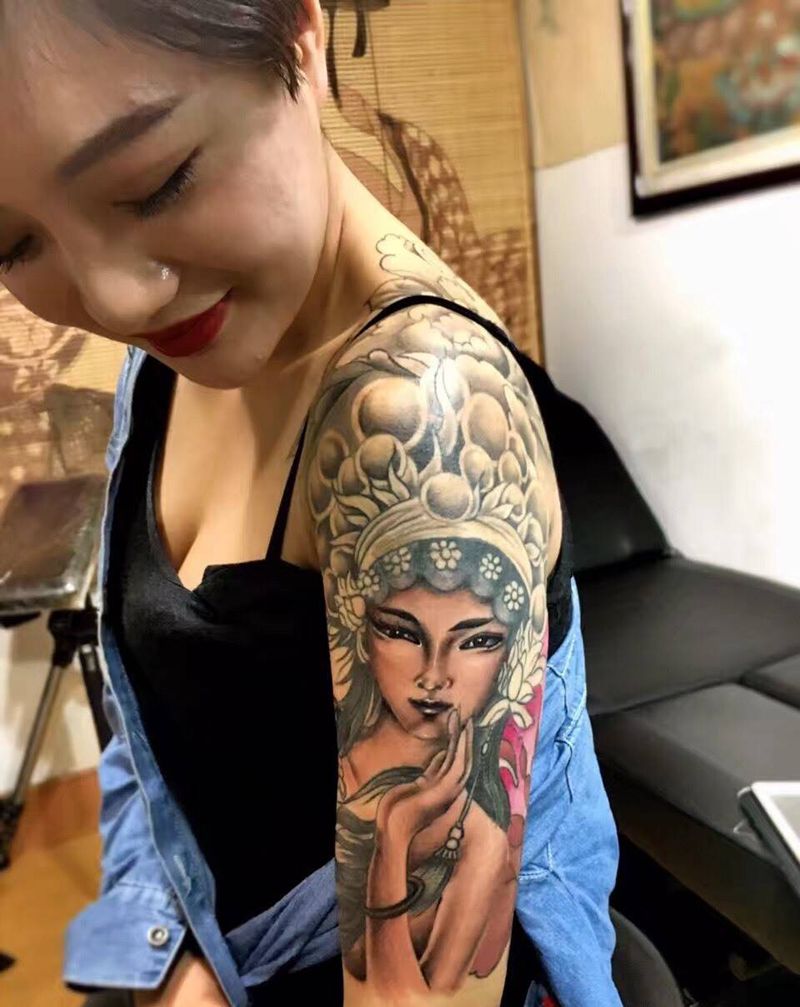 大臂花旦遮盖胎记纹身图片_成品肩部手臂背部传统人物植物纹身图案