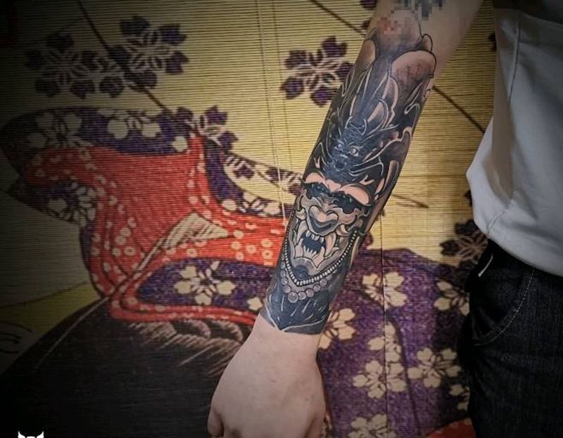 鬼武士完成，上部略有红肿。纹身图片_手臂新传统鬼武士鱼纹身图案