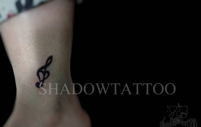 纯色小清新纹身图片_成品腿部清新图腾纹身图案