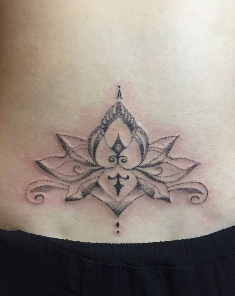 梵花纹身图片_成品腰部清新点刺纹身图案