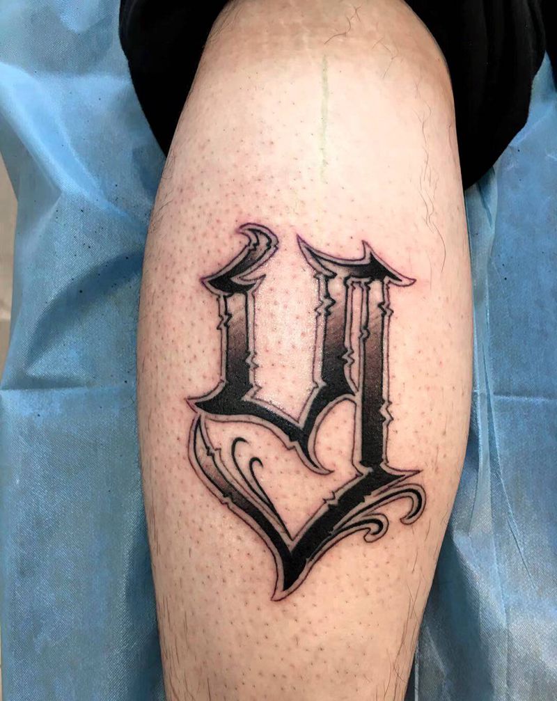 字母纹身图片_腿部脚部花体字字母英文纹身图案