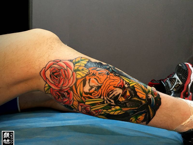 定制老虎上色纹身图片_腿部New School老虎纹身图案