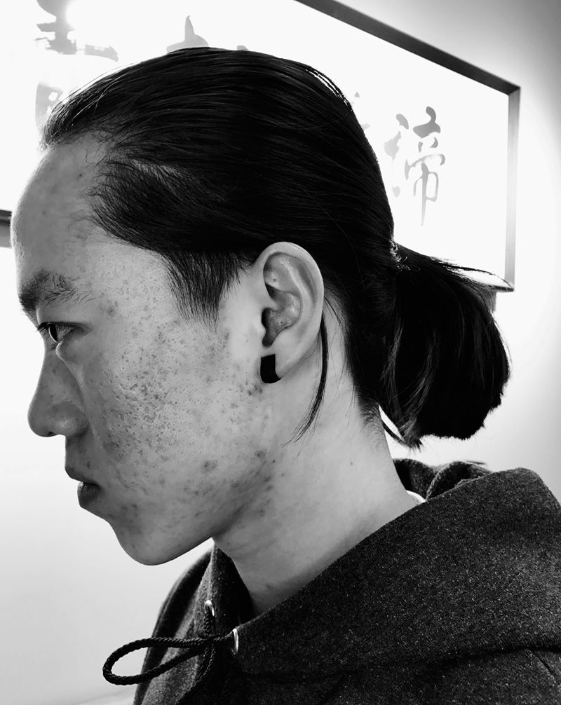 耳垂纹身图片_颈部图腾几何纹身图案