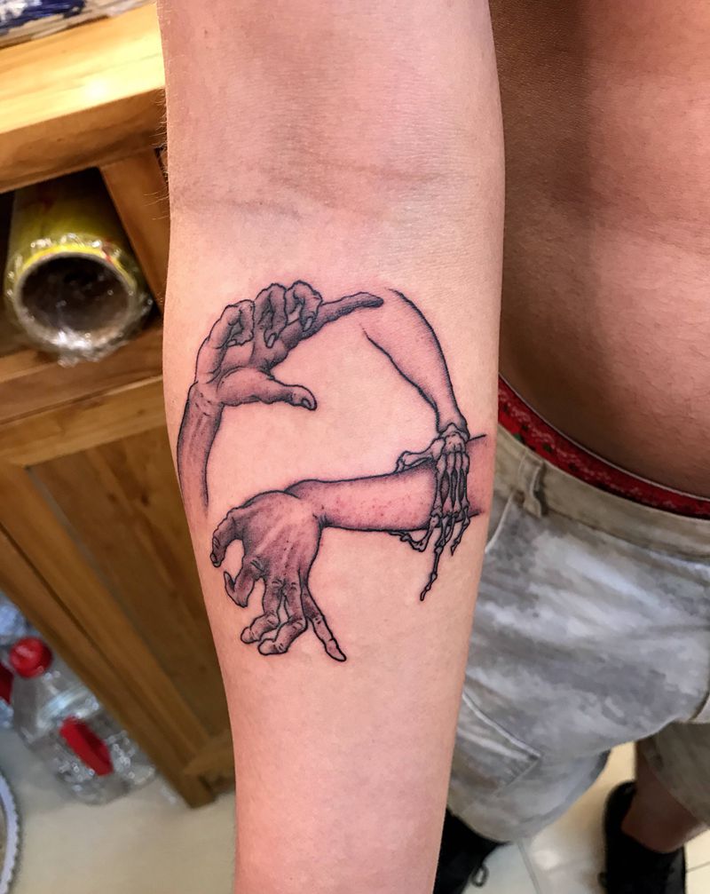 清新小图纹身图片_手臂手部花体字几何手剑字体纹身图案