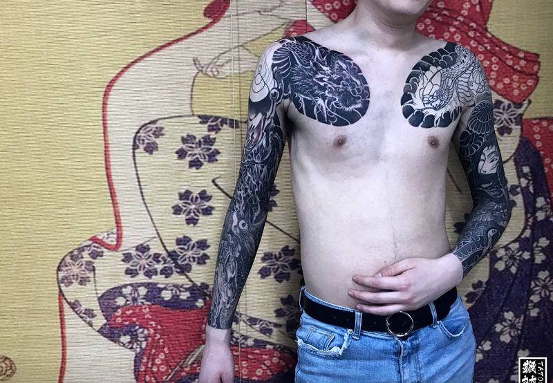 这一副半甲花臂还有一次就结束纹身图片_手臂胸部老传统新传统蛇龙纹身图案