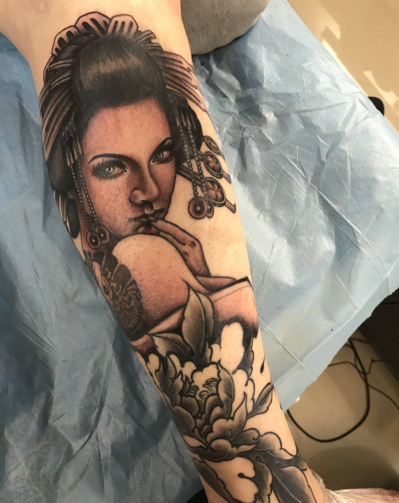 艺伎（未完）纹身图片_腿部手臂新传统艺伎艺妓牡丹纹身图案