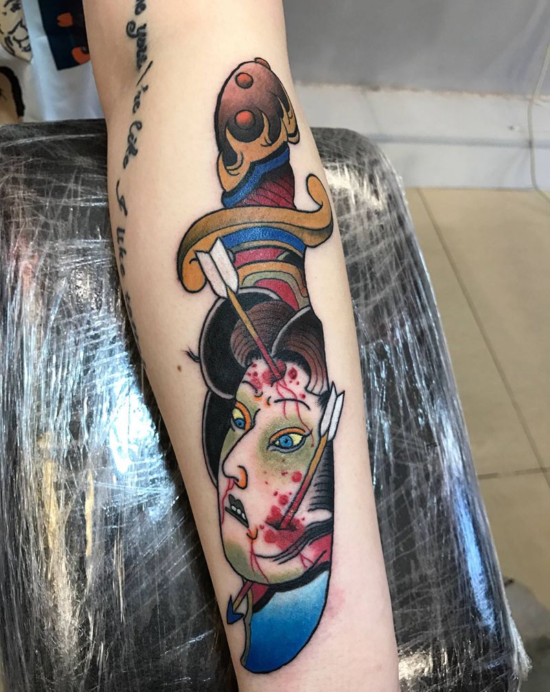 生首匕首纹身图片_手臂手部新传统老传统生首匕首艺伎纹身图案